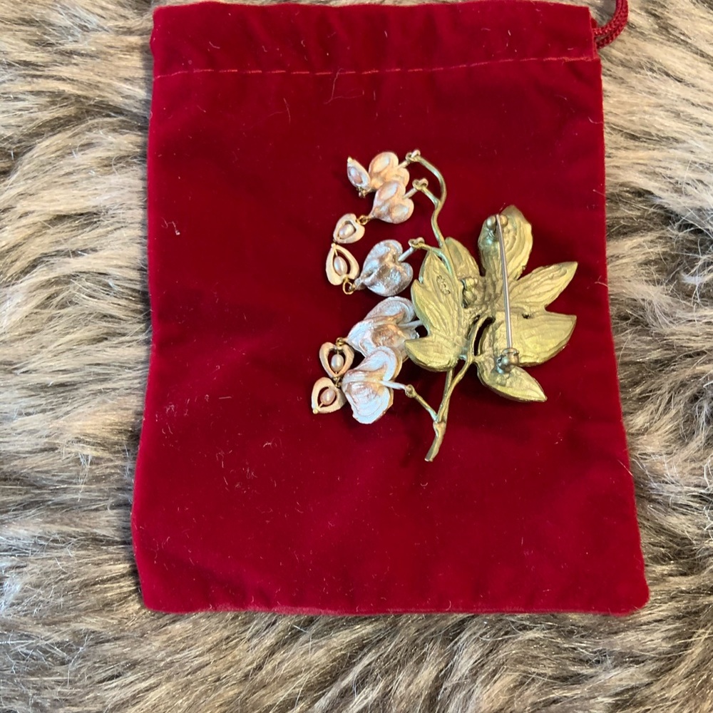 Brooch